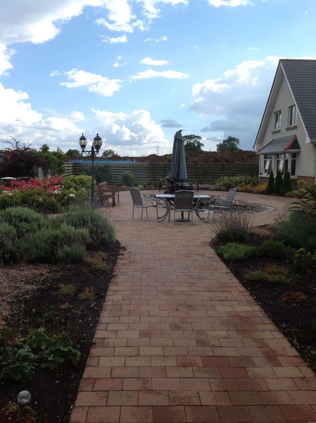 Airport View Hotel&Secret Spa Lusk Buitenkant foto