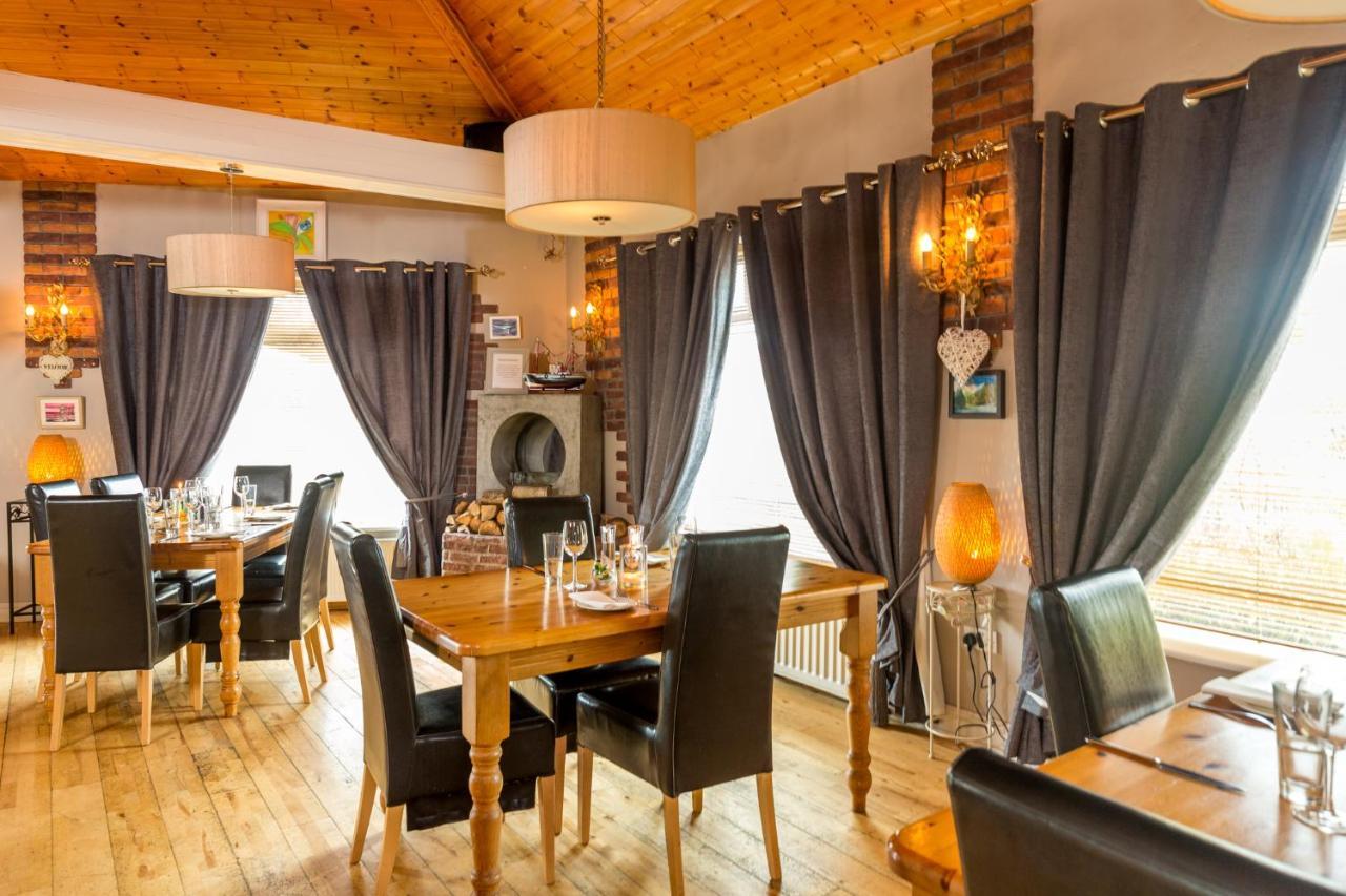 Airport View Hotel&Secret Spa Lusk Buitenkant foto