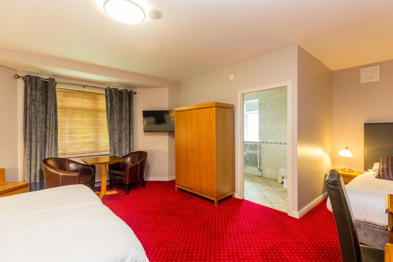 Airport View Hotel&Secret Spa Lusk Buitenkant foto