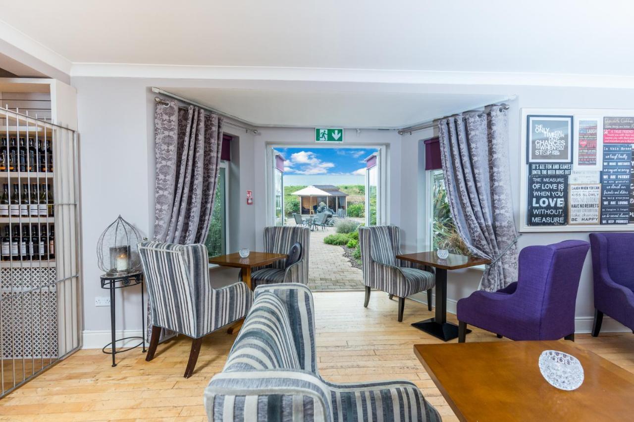 Airport View Hotel&Secret Spa Lusk Buitenkant foto