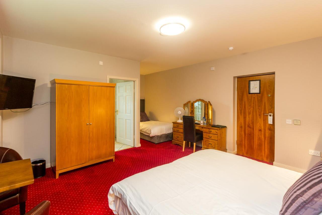 Airport View Hotel&Secret Spa Lusk Buitenkant foto