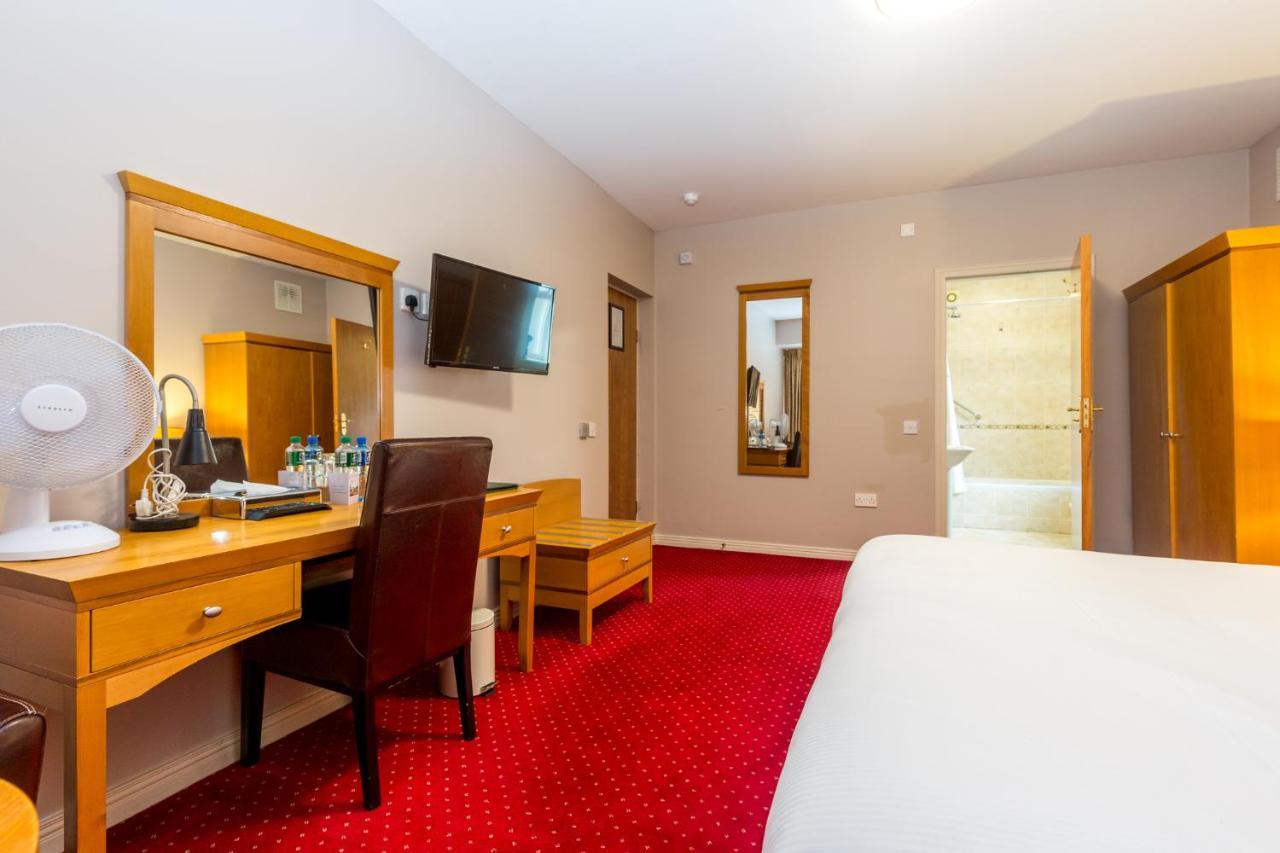 Airport View Hotel&Secret Spa Lusk Buitenkant foto